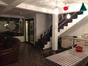 Фото номера Трехместный номер Гостевой дом Livada cu Meri г. Căpăţîneni-Ungureni 19