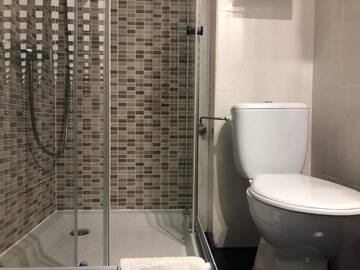 Фото номера Двухместный номер с 1 кроватью и балконом Гостевой дом Livada cu Meri г. Căpăţîneni-Ungureni 10