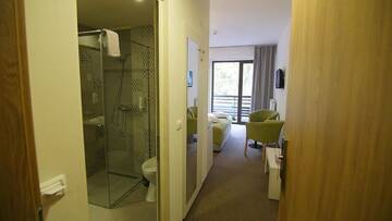 Фото номера Двухместный номер с 2 отдельными кроватями Отель Hotel Posada Vidraru г. Căpăţîneni-Ungureni 6